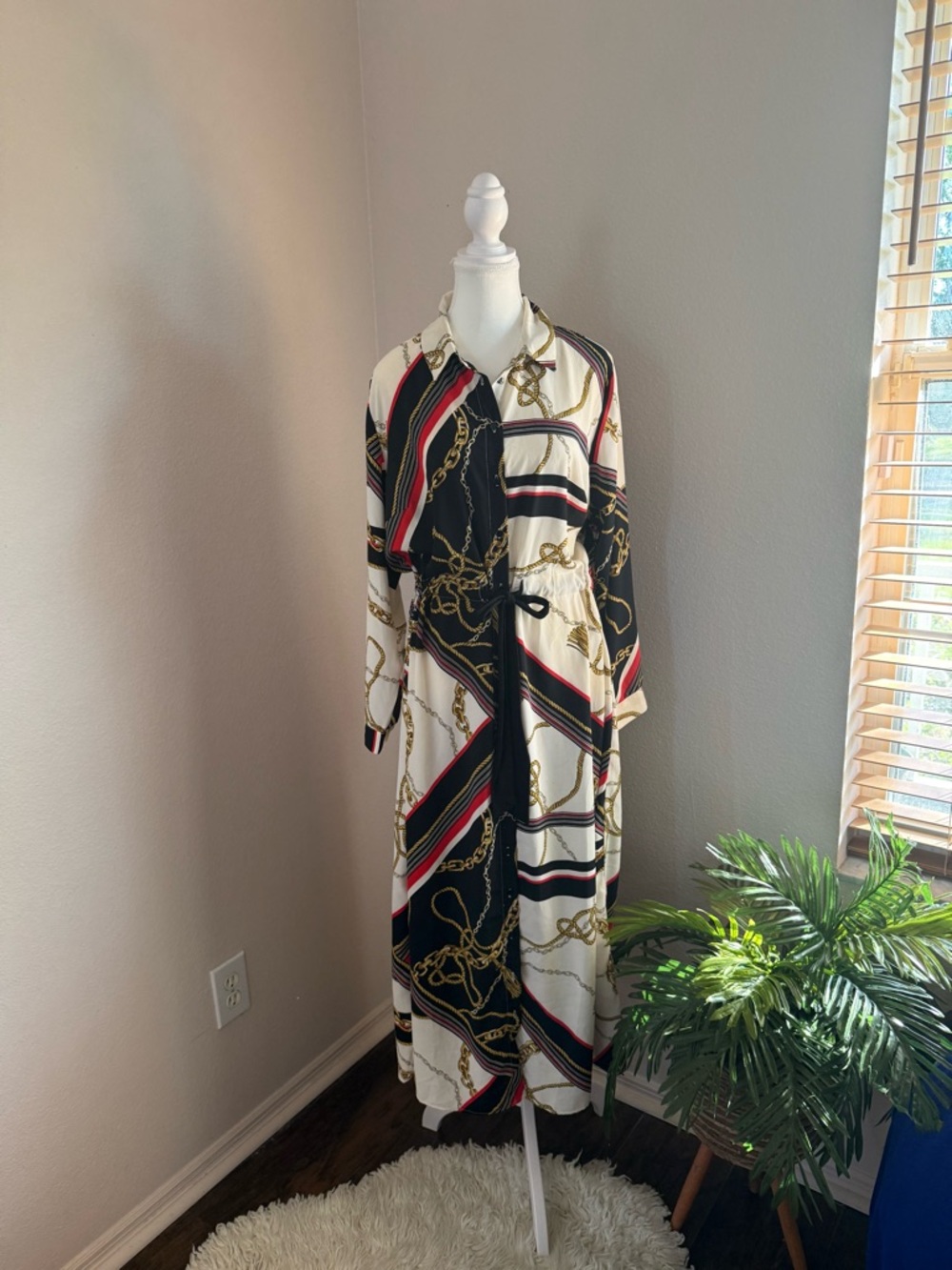Luxury Chain Print Maxi Dress – Elegant Shirt Style – Long Sleeve - Picture 2 of 11